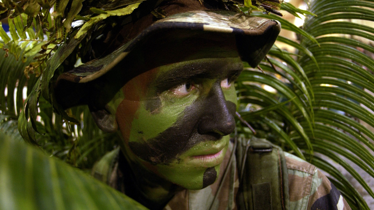 Vẽ mặt là một trong những phương pháp ngụy trang đầu tiên được sử dụng