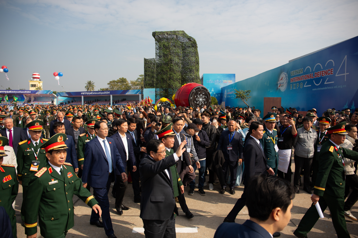 Thủ tướng Phạm Minh Chính và các lãnh đạo Bộ Quốc phòng tại Triển lãm Quốc phòng 2024