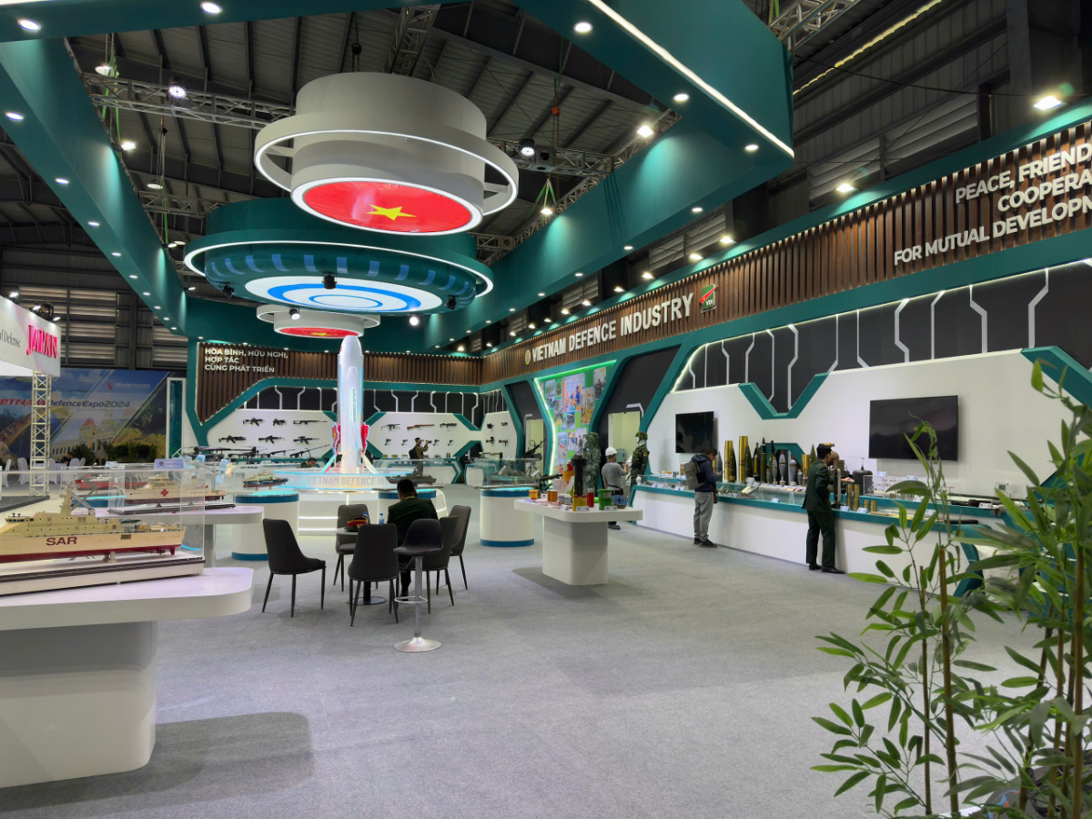 Một số gian hàng bên trong được đầu tư hoành tráng